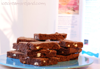 Brownies with White Chocolate Chunks