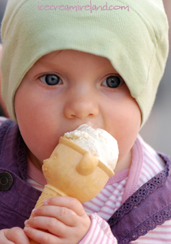 Baby Una's first ice cream