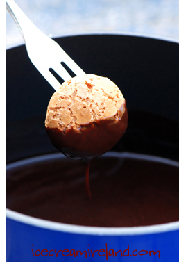 Amaretti dipped in chocolate